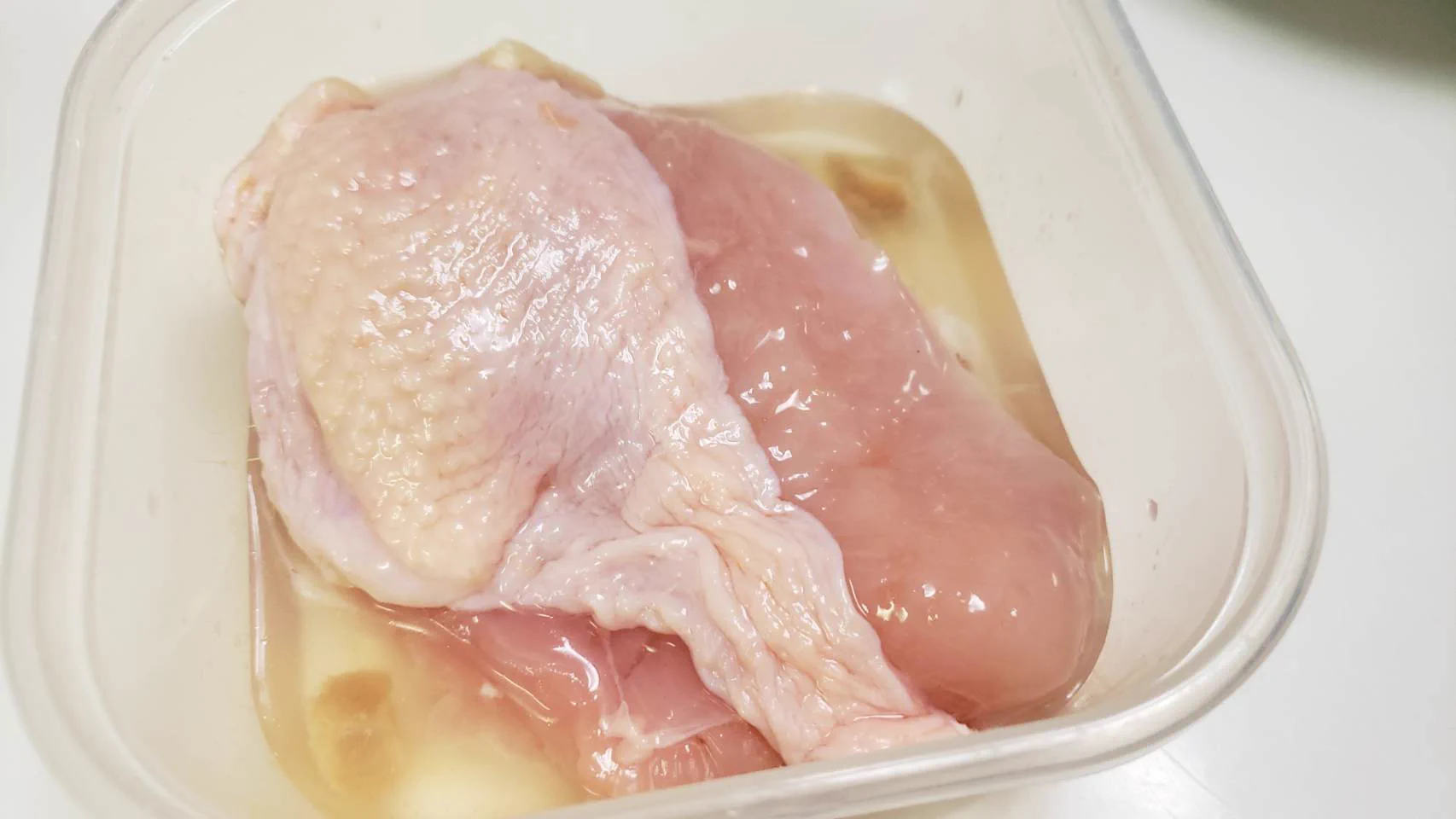 むね肉を美味しく変身させる！！リュウジさんのレモン蒸し鶏のレシピ！！