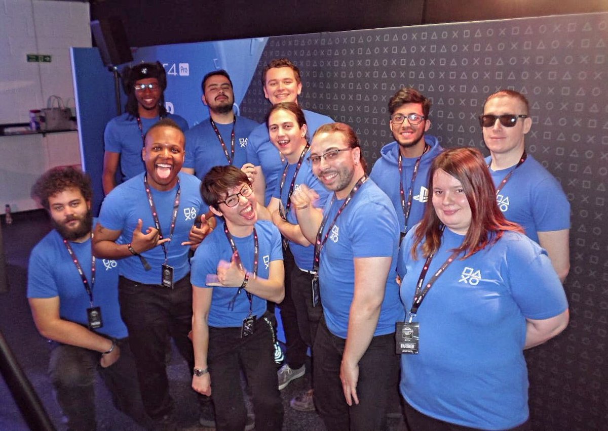 CircleAgency's tweet image. The guys are all ready for day 2 of @CODWorldLeague 😍👏🔥🔫 #CWLPS4 Who do we think is going to win? 🧐 #codps4 #callofduty #playstationuk