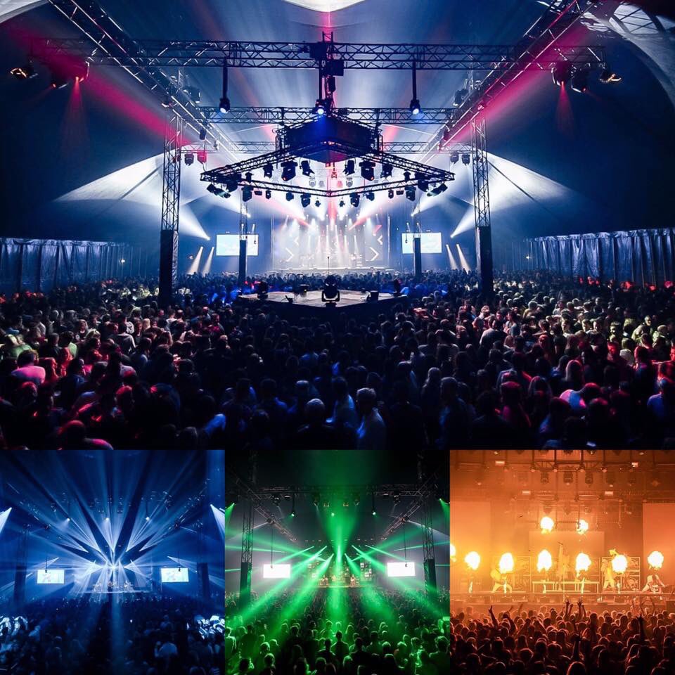 Ons dorp is niet groot; iets meer dan 5200 inwoners...gisteravond was het jaarlijkse Oranjebal XL. 3500 feestvierende, vrolijke mensen, en wat was het gezellig! Geen incidenten, puur feest in Renswoude 🔝
Waar een klein dorp groot in is. #trots