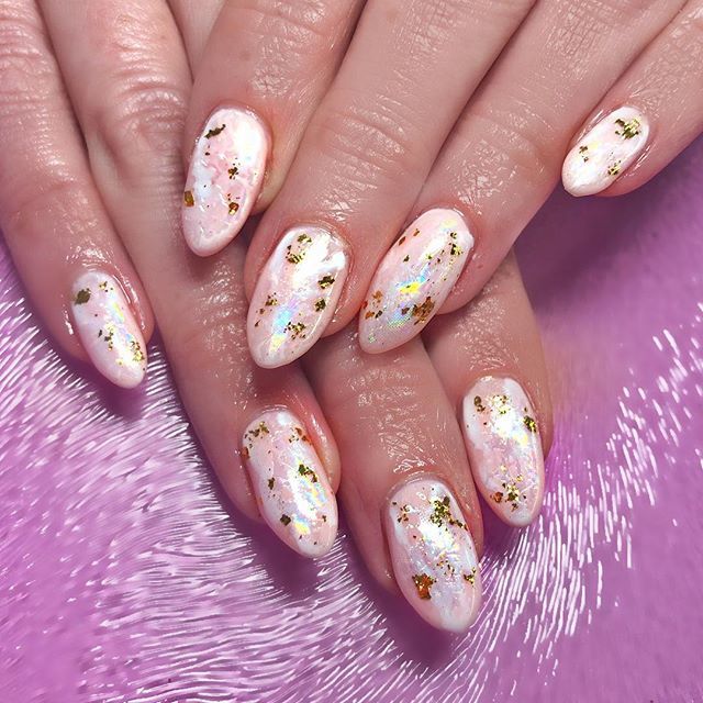 Rose quartz / opal vibes! #rosequartznails #opalnails #quartznails  #thegossipnailbar #bristolnailart #bristolnailbar #nailartbristol #nailsalonbristol #oldmarket #cutemani #uknailtech #uknailart #nailbarbristol #nailsalonbristol #freehandnails #freehandnailart #freehandnail…