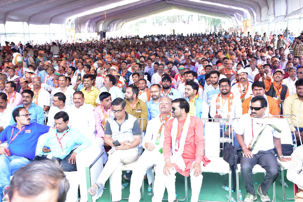 Janardan_BJP's tweet photo. मा० राष्ट्रीय अध्यक्ष श्री अमित शाह जी की गोविंदगढ़ (रीवा) की सभा को सम्बोधित किया।
आगामी 6 मई को रीवा में होने वाले मतदान के लिए भाजपा को वोट करने का निवेदन किया ।
“देश को चाहिए अभी और रफ्तार,
फिर एक बार मोदी सरकार।”
#ModiAgain
#ModiMeinHaiDum
#AmitShahInRewa https://t.co/5P9qUO3d2G