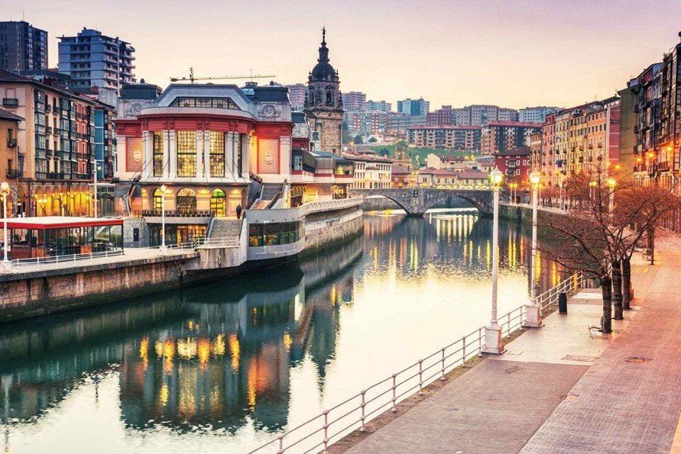 Bonkers for Bilbao?
Incredible architecture, esteemed dining scene and stunning countryside just outside the city makes #Bilbao a treasure of Basque Country.
📞 Call or visit: etwtravel.co.uk ☀️ Experience a Difference
#MiltonKeynes #WoburnSands #Ampthill #Olney #Flitwick
