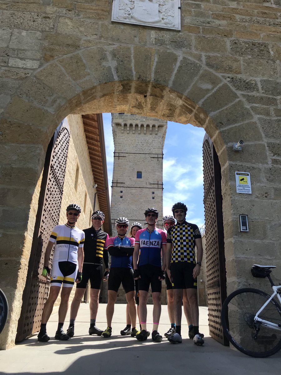 SaddleDrunk's tweet photo. 11am Ride today from Munson’s Coffee Corner W5 #Ealing everyone Welcome #weride4fun #ride4fun @EalingCyclists @ealingeagles @ealingtfrugby @TheNewInnEaling https://t.co/9zScL880pL