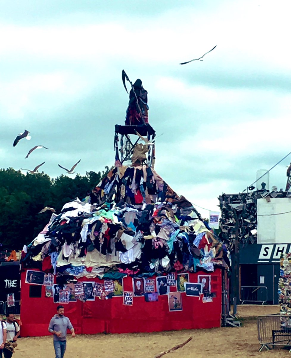 sarahklymkiw's tweet photo. In 2017 I had the fun task of bringing #secondhandfirst to #GlastonburyFestival with the inspiring + revolutionary @ShangrilaGlasto team. Excited to learn of this year’s collaboration highlighting plastic ocean waste. Sure it’ll will be uncomfortable + hugely eye opening. 💚💚💚 https://t.co/gw83ZbjTfI