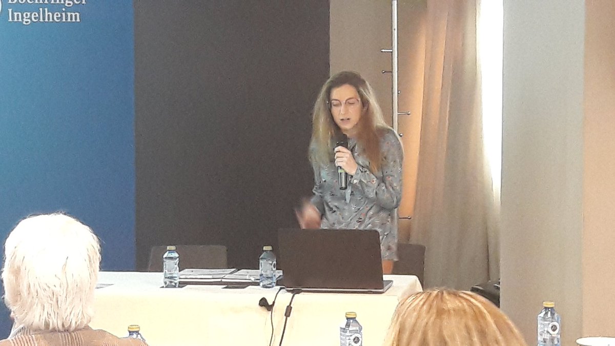 AriasMayan's tweet photo. Curso de Residentes  Cardiología 2019. #Oviedo .Amaya Martínez León. Qué hay de nuevo en las guías de revascularizacion 2018. https://t.co/owjlyC80bE