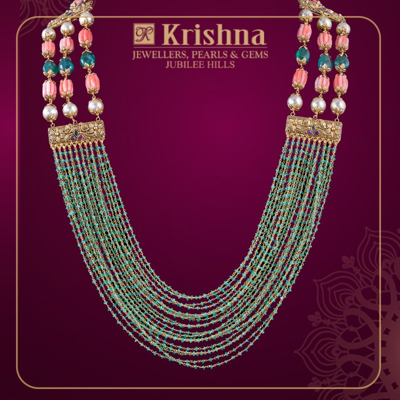 KrishnaJewels36's tweet image. Inspired by the layering style this #Haar #necklace #stringed in yellow #gold with #Emeralds, Carved #corals, South sea #pearls is the perfect unisex #jewellery.
#Pearlnecklace #pearls #pearljewelry #pearljewellery #necklaces #necklaceshop #necklase #necklacedesign #necklaces