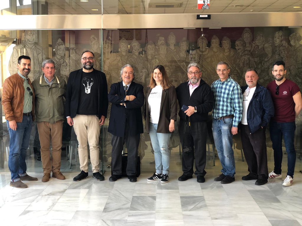 najordana's tweet photo. “LLIBRETS I PLATAFORMES DIGITALS” és el títol de la XIV MOSTRA DE LLIBRETS DE FALLA DE LA CV, organitzada per @falles_Gandia i @estudisfallers , amb la intenció de promoure un punt de trobada dels que fan del llibret un mitjà que posa en valor la cultura valenciana. #llibret19 https://t.co/6XJkm1mNHo