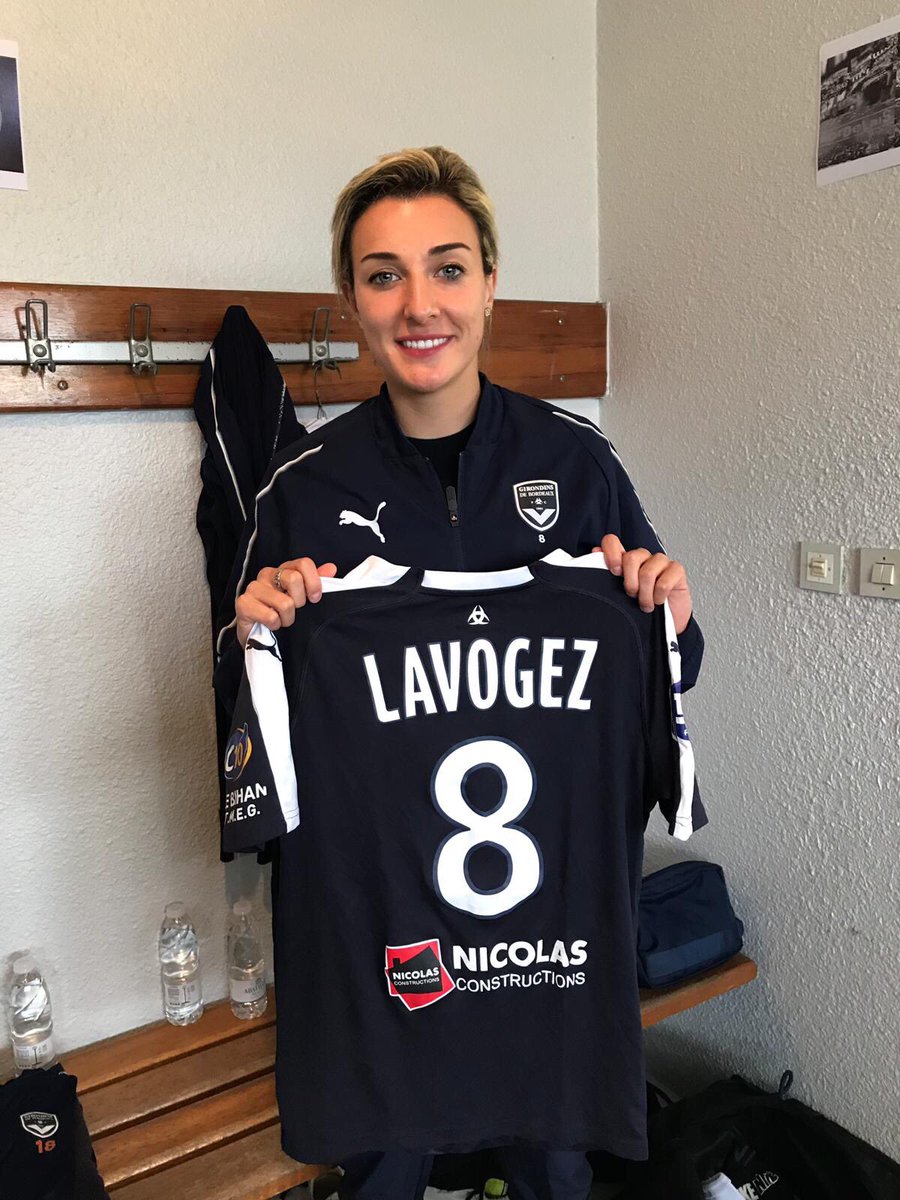 ClaireLavogez's tweet image. A l’occasion du dernier match de la saison, je vous offre la possibilité de gagner l’un de mes maillots. Suivez moi sur Twitter et retweetez ce tweet pour participer. 
Le tirage au sort aura lieu le 11 Mai 
Bonne chance et merci pour votre soutien tout au long de l’année! 😁🤙🏼