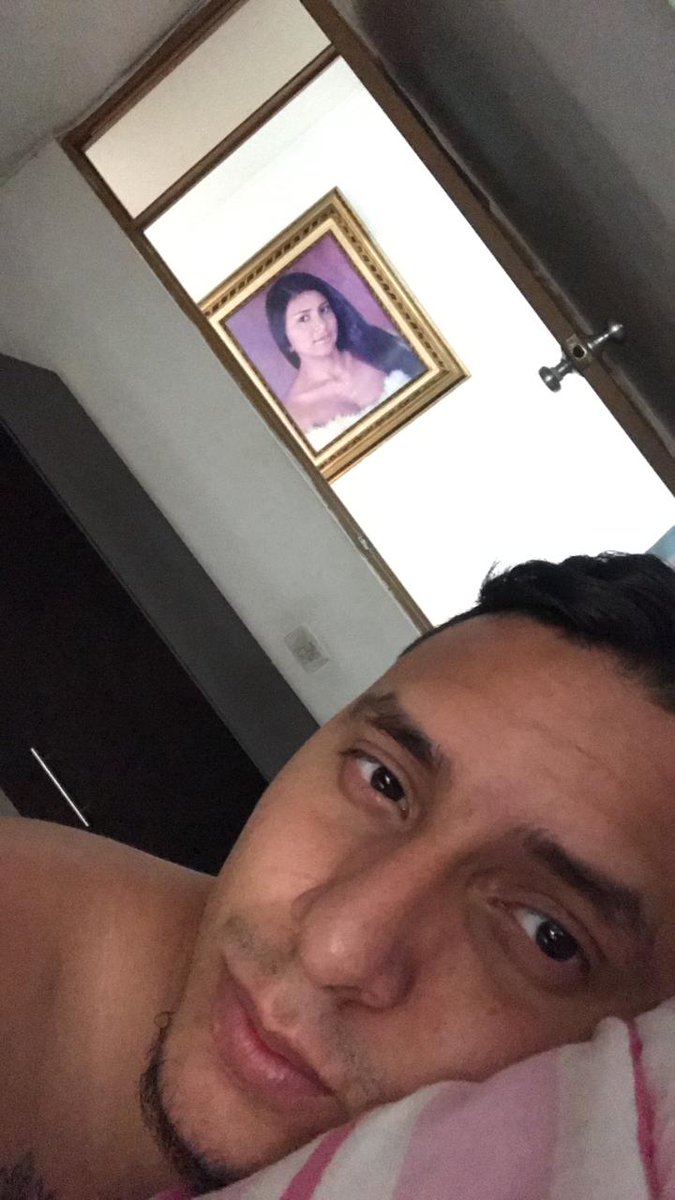 YASI_05's tweet photo. Así como cuando tu hermanito te extraña y te envia esta foto y te una ligera nostalgia, Bueno así. 😟😟💔💔 @Jamesarmiento. https://t.co/YzeeI7i1Uu
