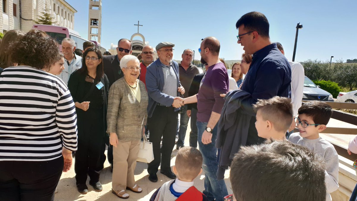 Focolare_org's tweet photo. 4 maggio nel convento “Sant'Efrem il siriano” a Seydnaya è iniziato l'incontro con Maria Voce e Jesus Moran e 300 membri del Movimento dei Focolari dal titolo: “Abbiamo creduto all'amore”
Si racconta la storia dell'Ideale con esperienze della guerra. Un incontro molto molto forte https://t.co/IOR3nyZR7S