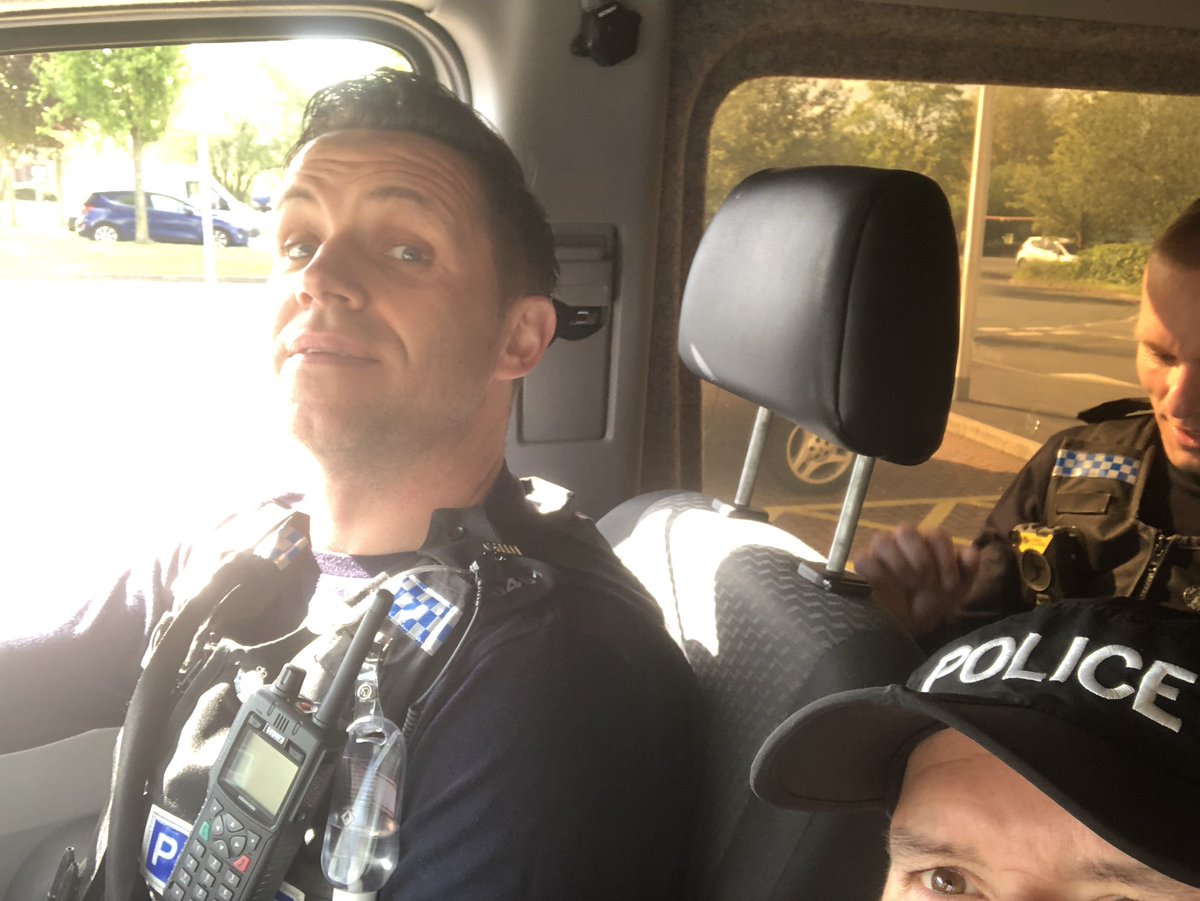 InspGarethKeyte's tweet image. A team of motivated @WMerciaPolice PSU officers leave Bromsgrove to police @shrewsweb v Walsall. Looking forward to welcoming the visitors for the final game of the season ⚽️ #playnice 
@NWorcsCops @AlveWythallCops