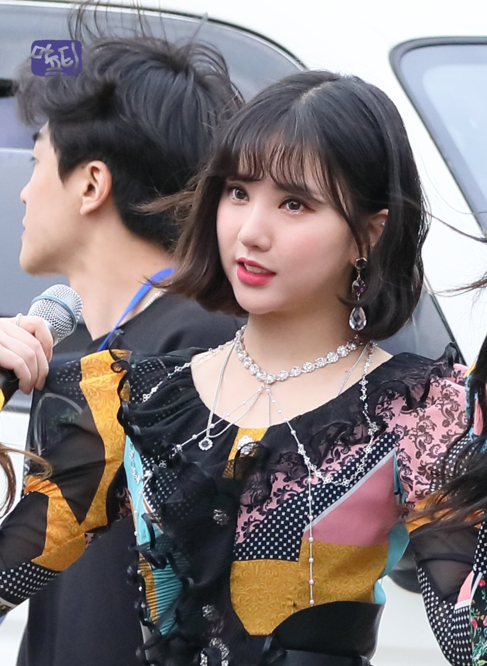 D5tejbCVUAEqiuC.jpg:large