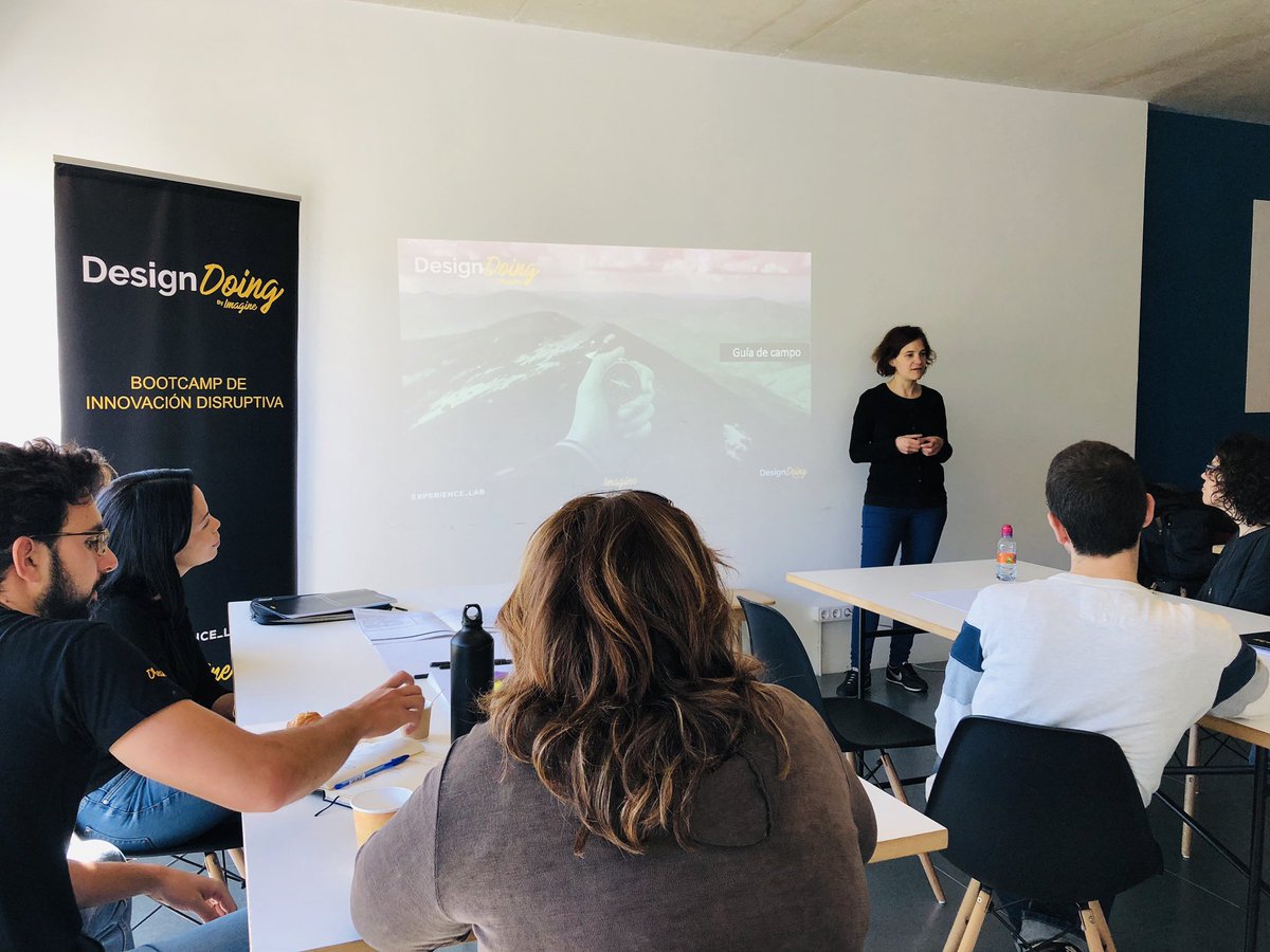 cecilia40arce's tweet photo. 3º día de #Bootcamp de #InnovacionDisruptiva agradecemos a los #dreamercoach por participar apoyando a los equipos @smanaut @eliselisenda @xsoligo @luchodominguez @xavierverdaguer @imaginecc @Experience__Lab @Idneo_Tech #DesignThinking #DesingDoing #lombardmethod https://t.co/gvsbUDZf4N