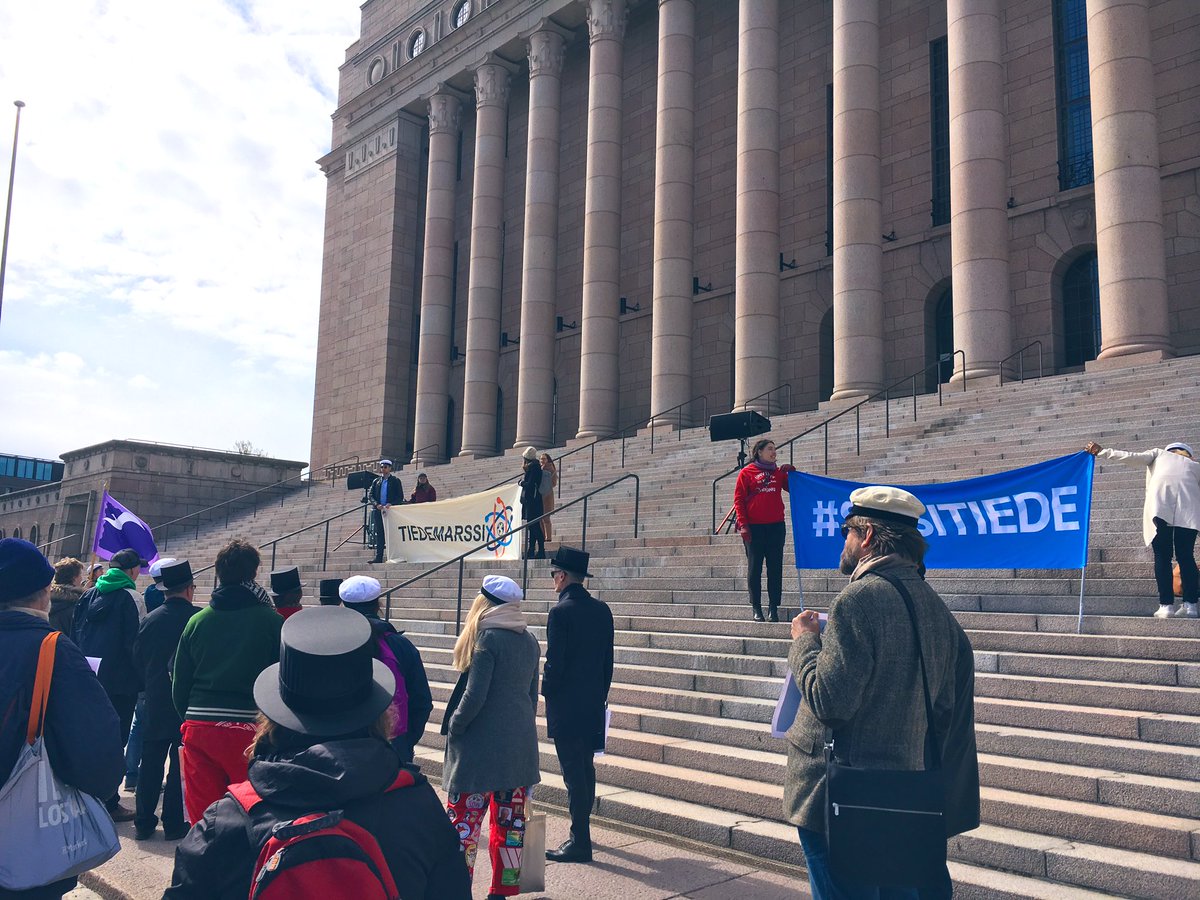erikapal's tweet image. Today we march for science! 🙌🏻 #MarchForScience #tiedemarssi #siksitiede #MarchForScienceHelsinki @ScienceMarchFI