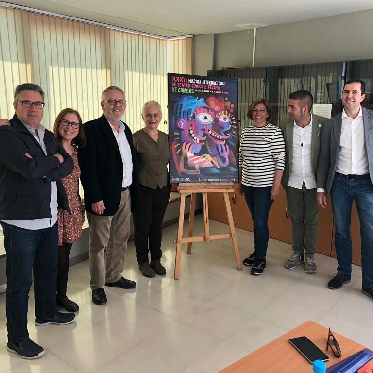MITCFCangas's tweet photo. Onte, presentación oficial da #XXXVIMITCFCangas.
#Agadic #JacoboSutil @depo_es @Xosleal #SildAlfaro @MercheGiraldez #XoséManuelPazos @ConcelloCangas @auditoriocangas #Paridade #Humor @SinglotFestival
#36Mostra #programa 🎭🎭🎭
➡️ https://t.co/9LX7UVb154 https://t.co/I7e4lLE5V9