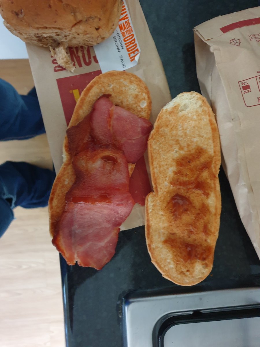 nevs29's tweet photo. @McDonaldsUK How come everytime I order from your shop I get home 20m later and the order is wrong? Even says no brown sauce on the label. Imagine I have an allergy and take a bite? what a waste of 4 quid.....#CantEatWontEat https://t.co/1iAYgAD3uW