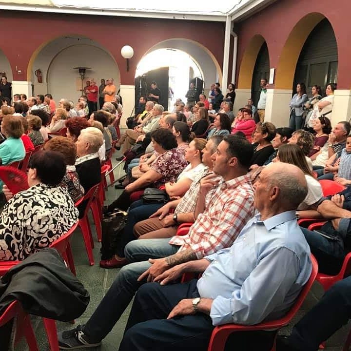 fidelromeroruiz's tweet photo. Gran tarde noche la vivida ayer. Presentada la candidatura de Adelante La Roda de Andalucía para las Elecciones Municipales del próximo 26 de mayo. Más de 400 personas han arropado la candidatura rodense en un acto celebrado en la Plaza de Abastos.
https://t.co/HrEGSNyzlB https://t.co/V4bDtYwK8s