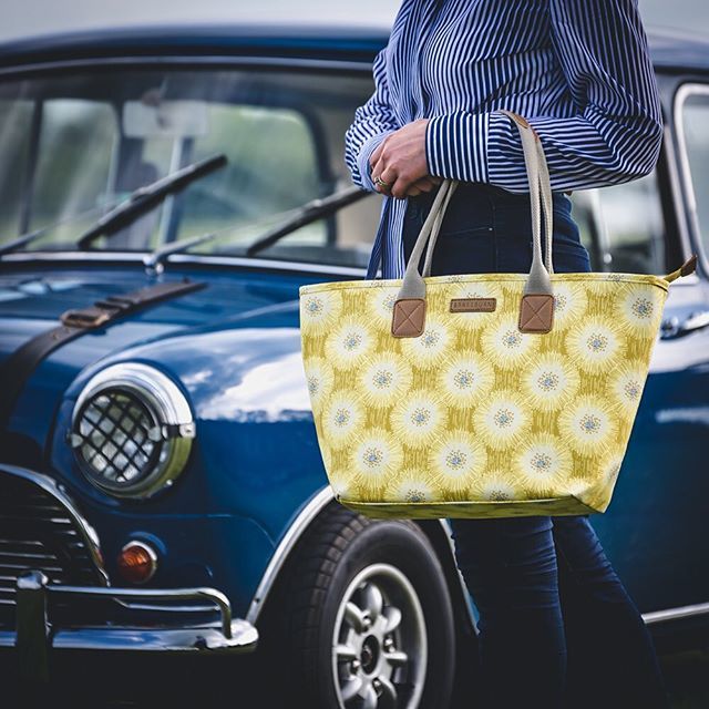 Another great Summer bag from Brakeburn which is proving very popular, the yellow Allium tote with zip closing top made from durable coated cotton so even if you’re caught in a light shower this bag will still look good #totebag #alliums #yellowbag #yell… bit.ly/2DO2cWd
