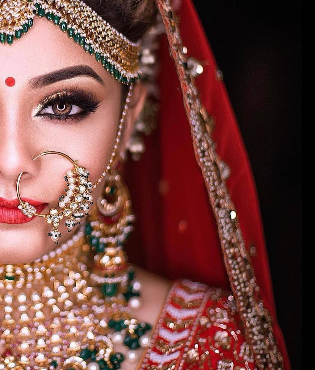 WeddingsModern's tweet photo. Eyes speak out that words cannot, elegant bride speaks through her eyes to the world.
.
.
#modernindianweddings #BrideGoals #weddingportrait #weddingportrait #redlehenga #wedding #indianbride #indianwear  #weddingphoto #weddingphotography #bridal #bridaljewellery https://t.co/znq8AvEfCN