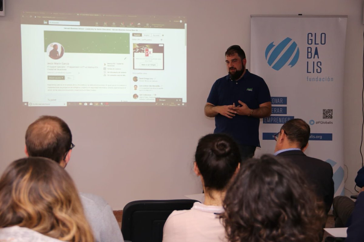 FGlobalis's tweet photo. Seguimos con @jmaringarcia de @AsociacionPint en #EmprenUp 🚀@ajvila @camaracastellon @UJI_Empren @efectevr @JoseMSimarro @NoSoloEnLaRed @apoyoytrabajo @CreaEmpren @espaitec @Beta_Coop @ArenaStack @SeviSystems @VenACastellon @MariaBellmunt https://t.co/3xQXTM3Q1v