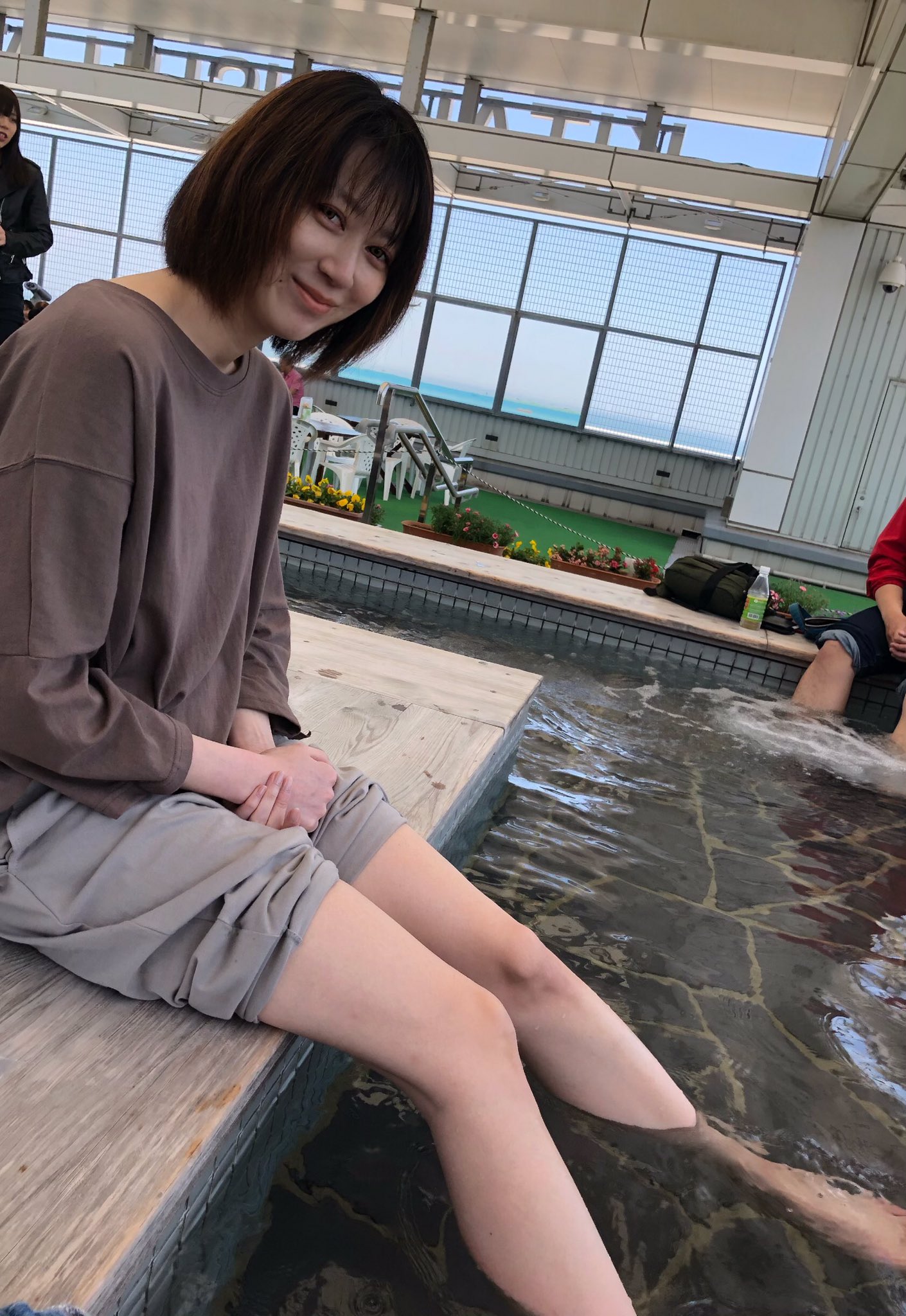 鳳かなめエロ ライブイン北九州〜〜 北九州の皆様ありがとうございました😊 帰りは空港で足湯♨️気持ちよかった〜〜  #Phoenixtears #香りと役作り #お芝居大好き #kaname #かなめのカタチ #かなカタ #Phoenixtears  #kanamebeans #カナメビーンス #ブルーノート ...