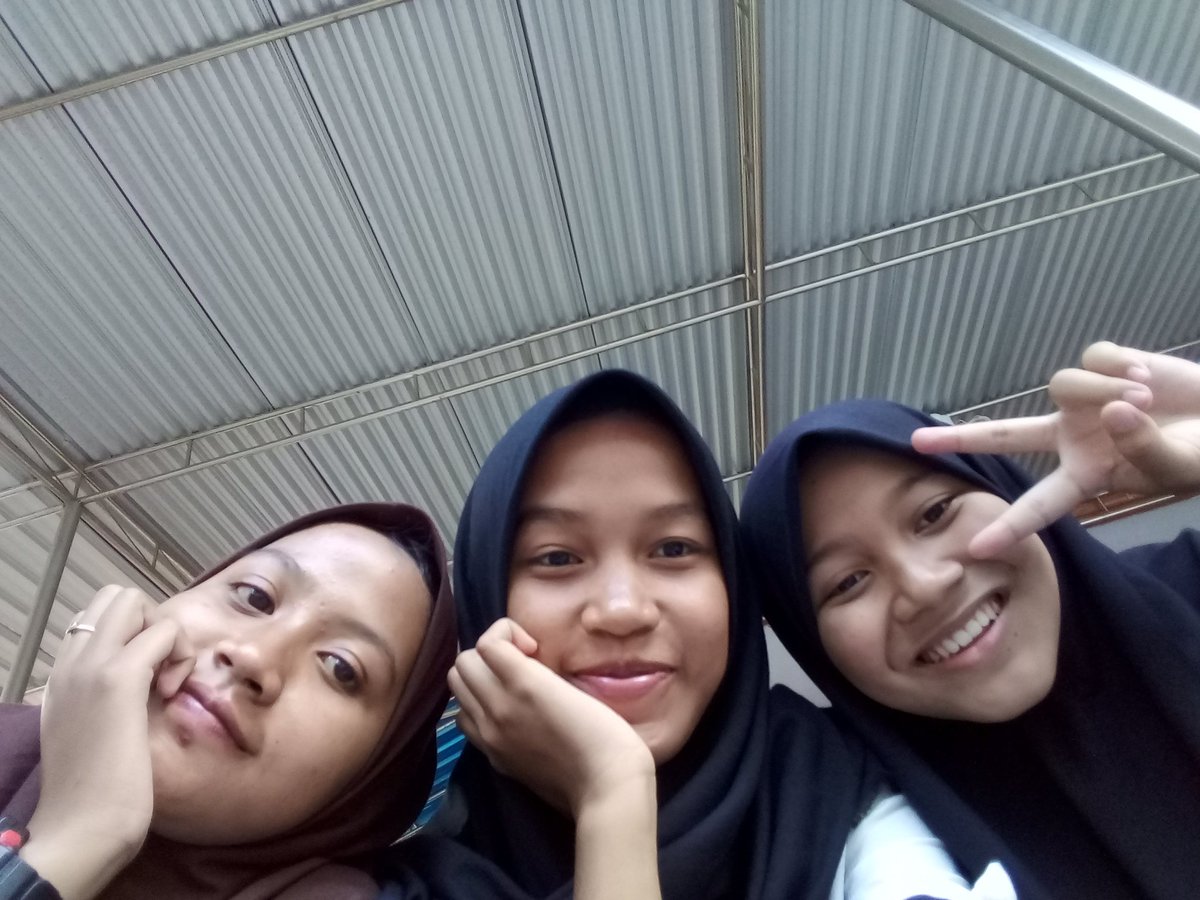 UpinMicin's tweet photo. Untuk meet up kedua kalinya bersama kadan dan kabel😊❤ https://t.co/xjcXLaxFxM