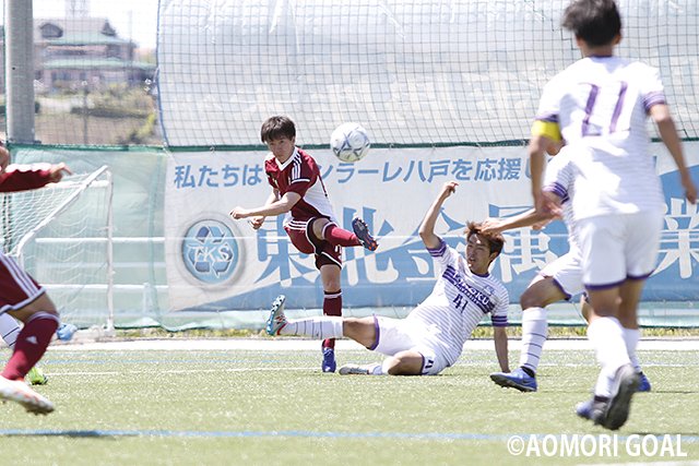 aomorigoal's tweet photo. HPを更新しました。
青森県から八戸学院大学と青森大学が参戦している東北大学サッカーリーグ１部が開幕！
八戸学院大学 vs 東北大学の試合をピックアップ！写真と共に試合を振り返る！
⇒https://t.co/uFMU7BvHZG
#青森ゴール #八戸学院大学 #青森大学 #東北大学サッカーリーグ #１部 https://t.co/mpKafh95GV