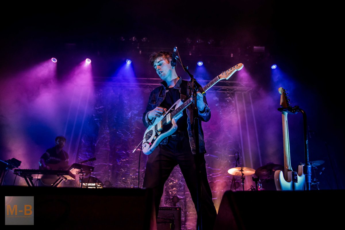 mbondphoto's tweet photo. @samfendermusic tearing up the @O2RitzManc &amp; concreting his place in #UK #guitarmusic c my full gallery at @music_existence @SamFenderFans @ClashMagazine @readdork @XSManchester @samfendcr @harryshalfmoon @stubru #samfender #Manchester @dru_michael @MCRMusicNews @LiveMcrNews #mcr https://t.co/yPpUatHHxE