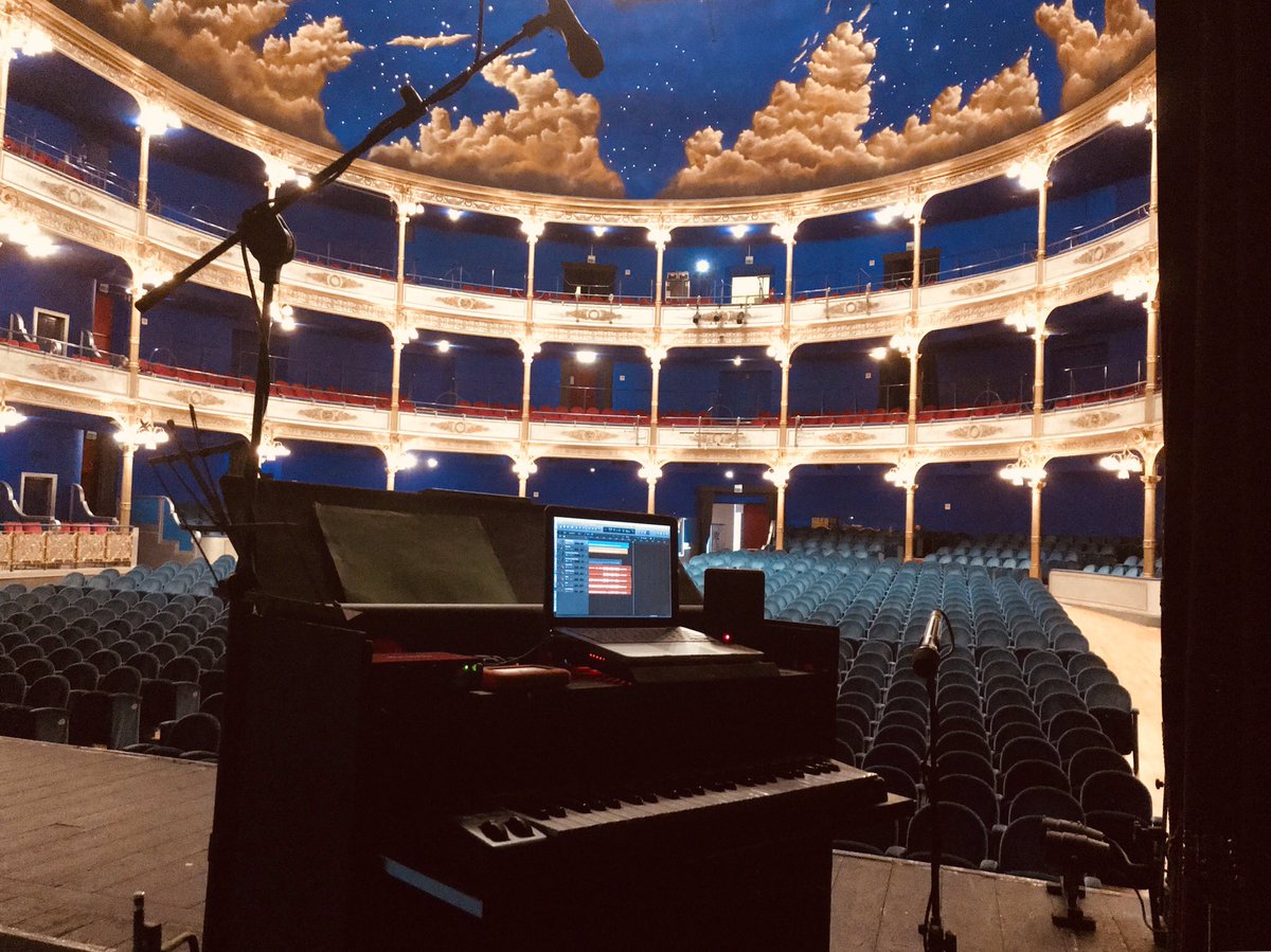 FilippoZattini's tweet photo. Ancora #oggi e domenica per le ultime due repliche de #LACLASSEOPERAIAVAINPARADISO di @ERT_Teatro al teatro Politeama @ilRossetti di #Trieste
Io e il mio violino vi diamo appuntamento #stasera alle 20:30 e #domani alle 16:00
A più tardi e ...grazie! https://t.co/nrSb49ef0b