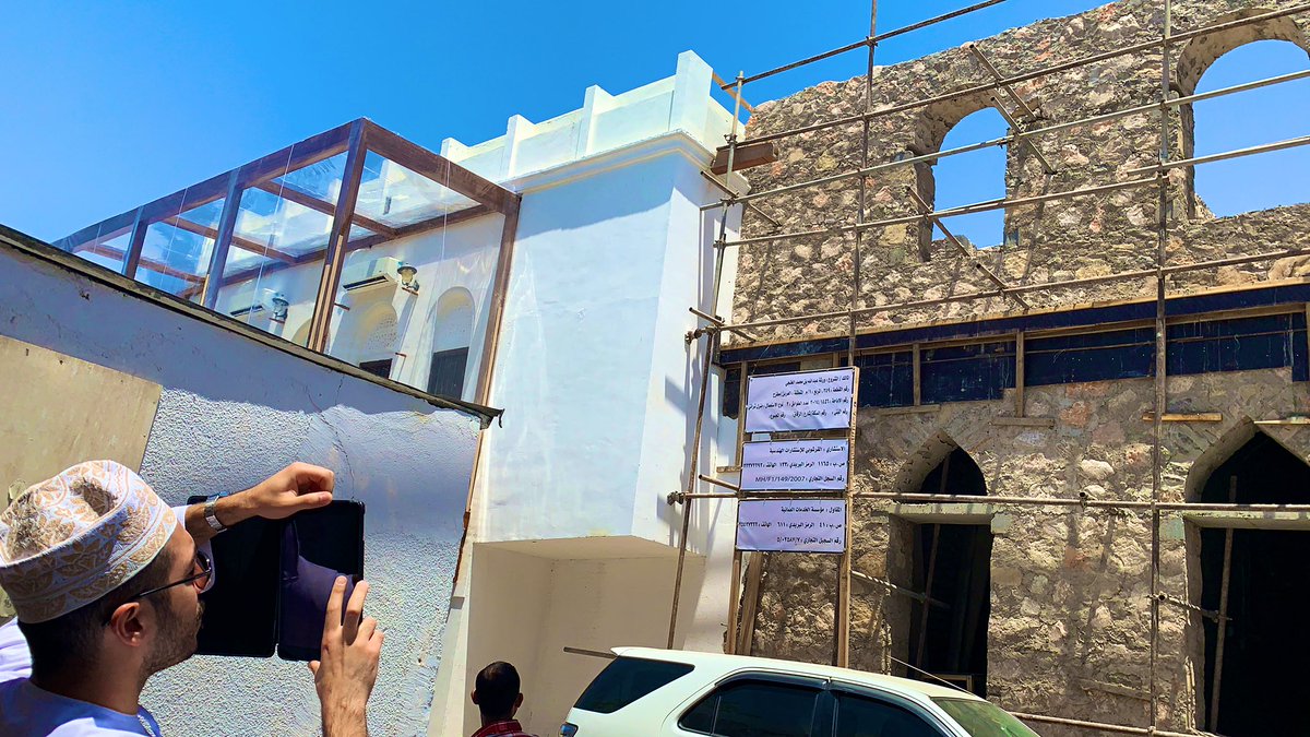 جانب من اعادة بناء وترميم #بيت_الخنجي في #مطرح الذي من المتوقع اكتماله بإذن الله في #نوفمبر_2020 

#سلطنة_عُمان