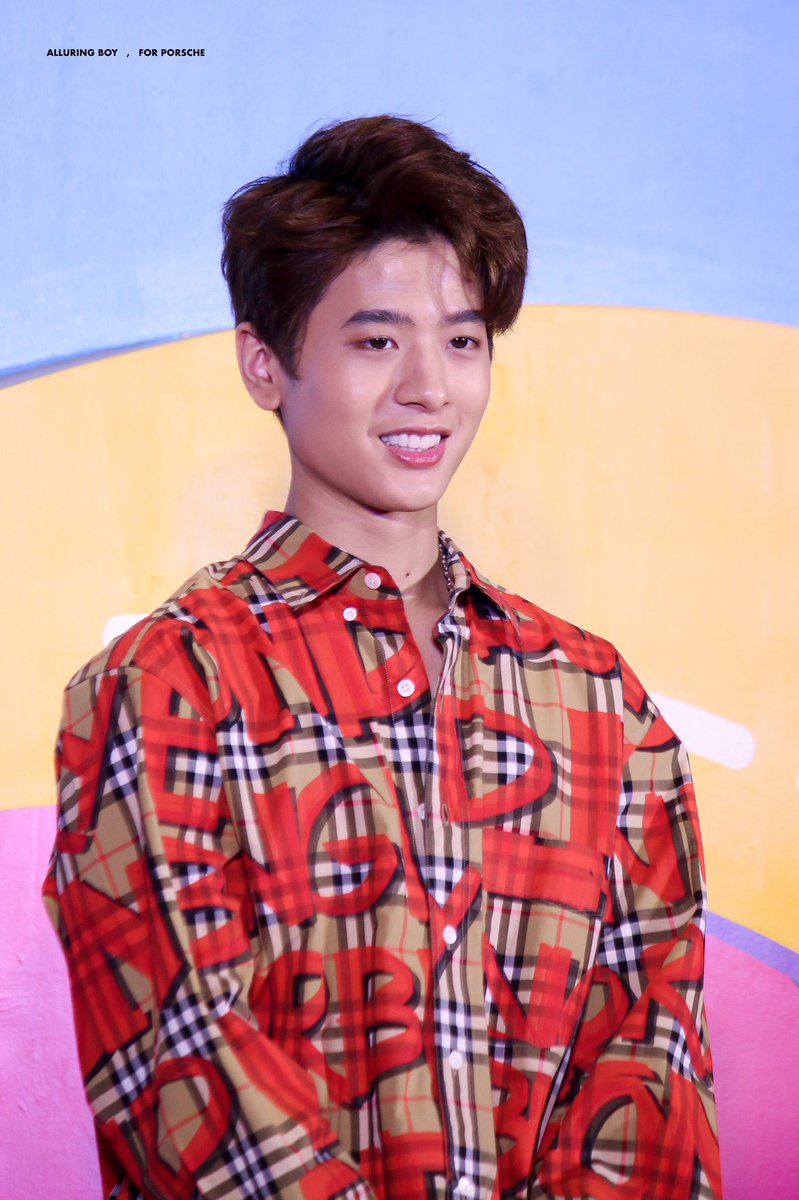 alluringboy0507's tweet photo. [HQ] 190504 ; ยิ้มหวานมากค้าบบบ♥️ @PorscheSivakorn 
#XXSIVK 
#PorscheSivakorn 
#Themallsnookstadium https://t.co/XpJO0p2Gjj