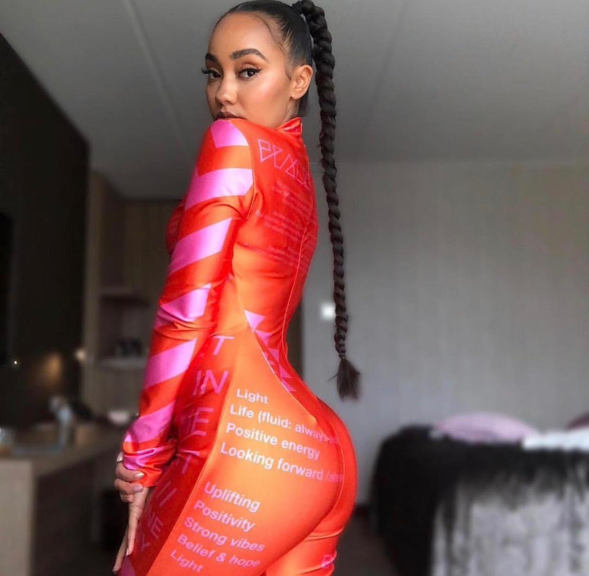 LittleMix's tweet photo. 🔥🧡🦊🍑🧡🔶 https://t.co/PdRiD5x2k3