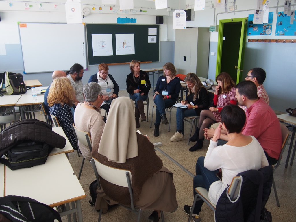 edcampmataro's tweet photo. Segona sessió de l'Edcamp! Aquest cop parlem d'implicació del personal, organització i salut emocional! https://t.co/sfdYvUKMdc