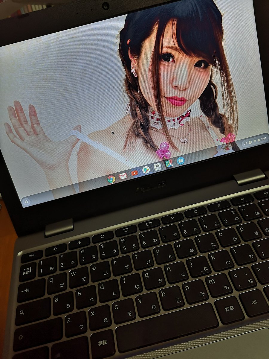 さがわん 마코토 Chromebookの壁紙をさなつんにした Chromebookの液晶ディスプレイ Tnか C223n C223na