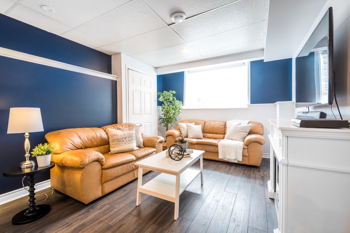 Open House Today!!
37 Southdale Drive, Huntsville
Saturday May 4th
12:00 - 2:00pm