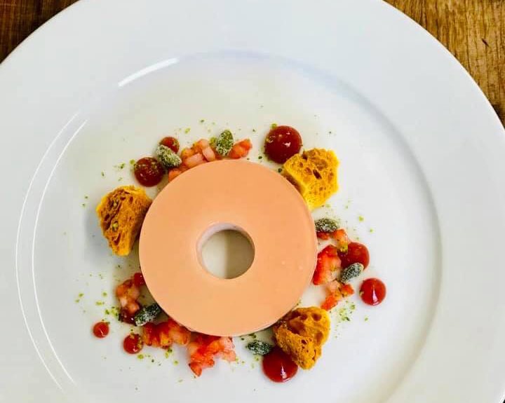 the_whitehart's tweet photo. NEW pudding alert! Strawberry and rose water cheesecake, macerated strawberries, honeycomb, toasted pistachios 😋 #Seasonal #Delicious #LightAndFruity #Michelin #DontMissOut #BookNow https://t.co/KoYXVFj12Z