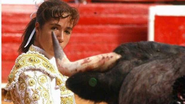 BarcelonaAprtmn's tweet photo. La matadora Hilda Tenorio sufre una grave cornada en la boca... https://t.co/DATcpCmfOa