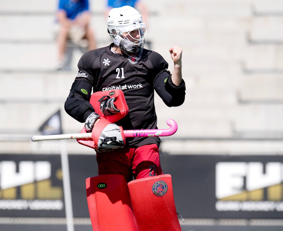 Let’s do this! 2nd SF coming up tomorrow. 
#goaliegruesse #wolfgangdeutschland #forzadragons #dracarys #comeonyoureds 
<a href="/fihockey/">Clive McMurray</a> <a href="/eurohockeyorg/">EuroHockey</a> <a href="/ehlhockeytv/">Euro Hockey League</a> @self_pass @obogoalkeepers <a href="/y1hockey/">Y1 Hockey</a> <a href="/gribbidcom/">gribbid</a> @noccobenelux 📸 <a href="/worldsportpics/">Worldsportpics</a>
