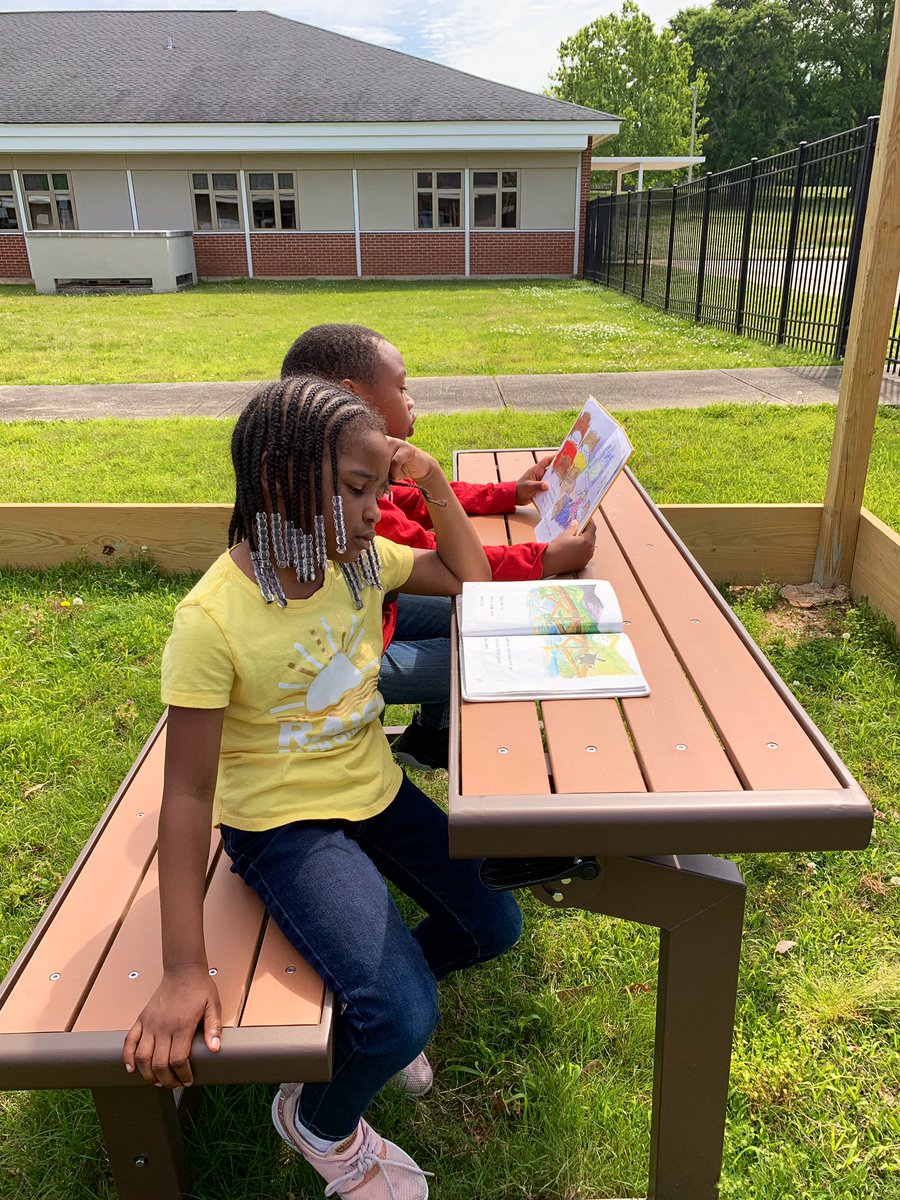 MBaileyCPS's tweet image. These kiddos have been test-taking champs these last two weeks! So proud of their hard work and ability to show what they know! We celebrated by having a little reading time in our outdoor classroom ☀️📚✏️