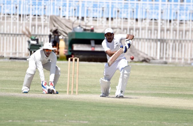 Saad Ali hits centuries in each innings as State Bank take total control of Patron's Trophy Grade II final
#SBPvHEC
Match Report ➡️bit.ly/GII19FinalD3
Scorecard ➡️bit.ly/GII19Final
More Photos ➡️bit.ly/PhotosGII19Fin…