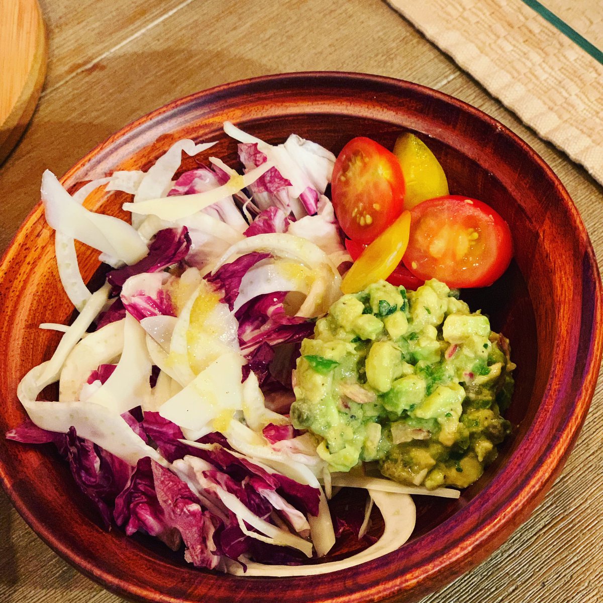 ChefsWanderlust's tweet image. Summer salad perfection!! Avocado tartar, fresh grown tomatoes, shaved Parmesan Cheese..
#yummy #summersalad #friendswhocook