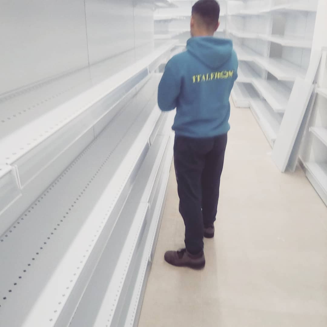 italfrom's tweet photo. Dalla Produzione all' installazione 💪- #Infissi, #vetrina  #Ringhiere #Scaffali e #Bancocass
a 100% #ITALFROM - Se anche Tu devi aprire un #negozio - da noi trovi il Servizio la Qualità e il Risparmio🚛💲🤑 -Per info📩info@italfrom.com  / 📞0825818686 / 🛒https://t.co/ylTVUan1nX https://t.co/dY5ka65eBQ
