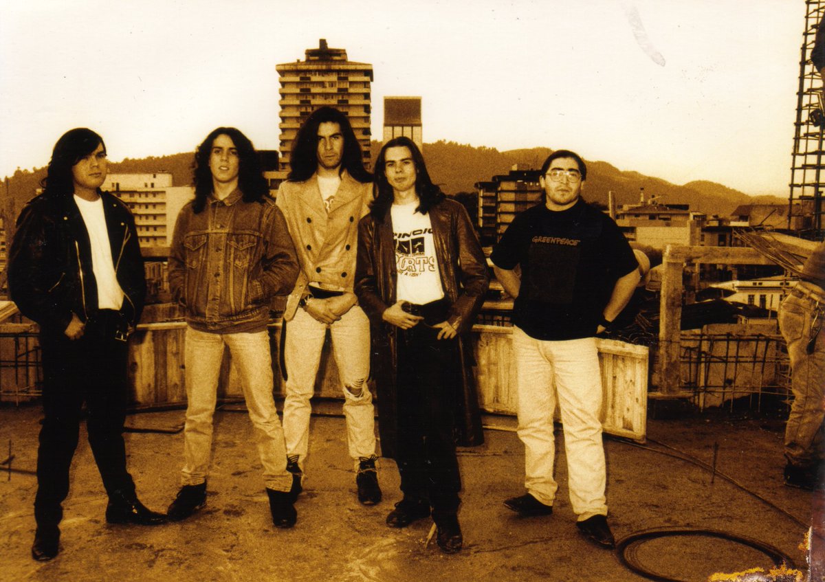 spitfiredocu's tweet photo. Un 4 de Mayo, hace 26 años, 5 jóvenes Temuquenses hacen historia al telonear a Metallica en su histórico primer concierto en Chile. https://t.co/a2HVcrD73s
#EstoesSpitfire! #Documental #LaMáquinaFilms #FondodelaMúsica2019 #Cultura #Música #Temuco #Araucanía #Metallica @Metallica https://t.co/UTJhsEPsYq