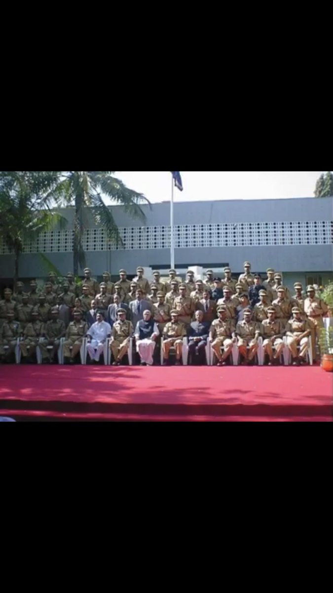 ipsvipul_'s tweet photo. #SweetMemories
#PassingOutParade #IPS #2002 #NPAHyderabad
#DeputyPM
#BestProbationer #ParadeCommander
@IPS_Association https://t.co/gv0hroWFjY