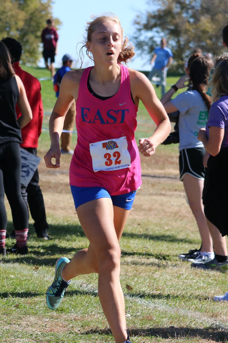 PrepRunningNerd's tweet image. I’ve posted an article on Jenna Muma of @Spartan_CC at the NETC blog.  With two T&amp;amp;F all-class gold medals as a freshman, she’s looking to make her mark again this year.  Family, teammates and coaches have all played key roles in her success.
nebraskaelitetc.org/single-post/20…
@jenna_muma