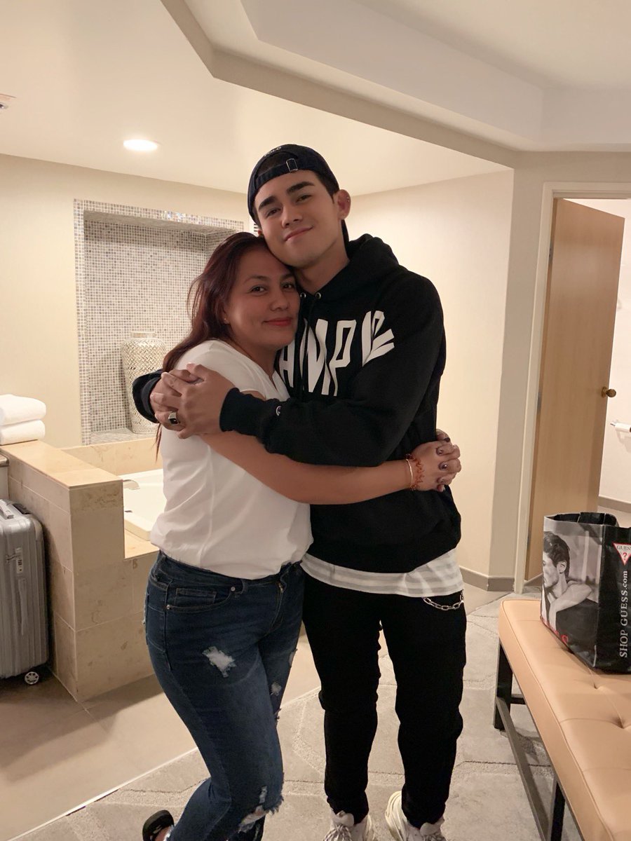 Masyadong mahal ko tong bata na to para magsalita ako ng ikakasira sa knya...At kahit asawa ko bilib sa galing nya kya wag masamain kung merun man akong comment about sa bagong kanta dhil normal un..Di kasi ako PLASTIK na tao...Pag mhal mo, magpakatotoo ka...