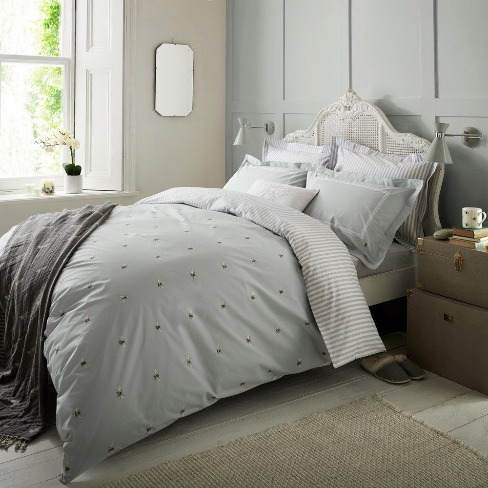 bliss_ltd's tweet photo. #Spring is here - but it's been a little up and down and confusing to #bees!  Show some bee love with these designs from @SophieAllport - perfect for summer though can get a bit confusing in your room if you're trying to locate a real bee inside! #interiordesign #beedesigns https://t.co/0x9Aq4gAaY