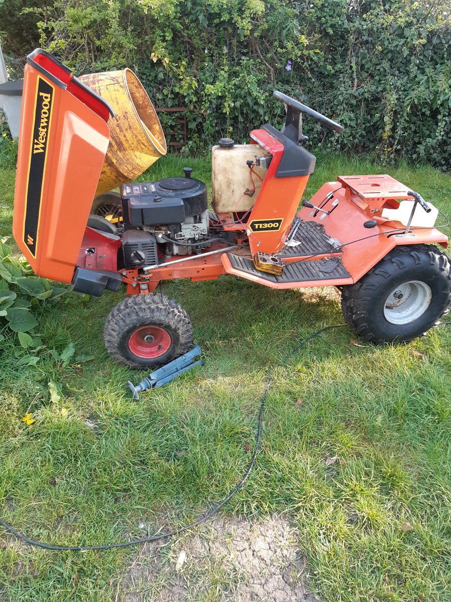 Colindoingstuff's tweet photo. I think it's time to get the Westwood running again #mudmower #mudmowers #Westwood #BriggsandStratton #mowerracing #offroad #offroadmower #colinketleymowersport #ketleymowersport #YouTube https://t.co/le2Euj8irZ