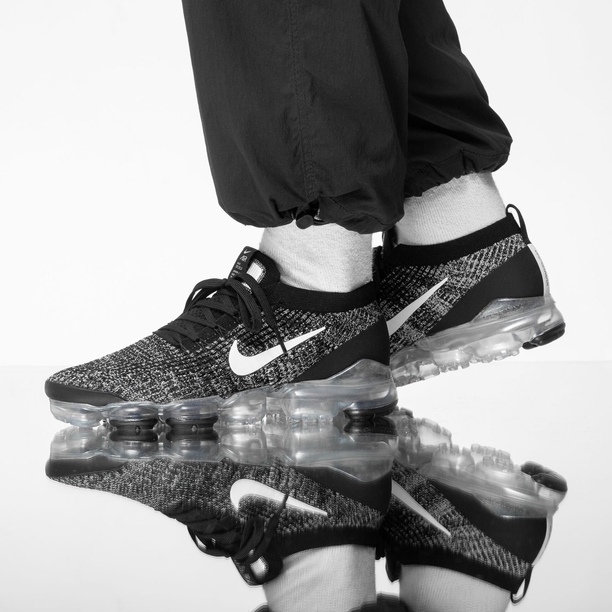 vapormax flyknit 3 black white metallic silver