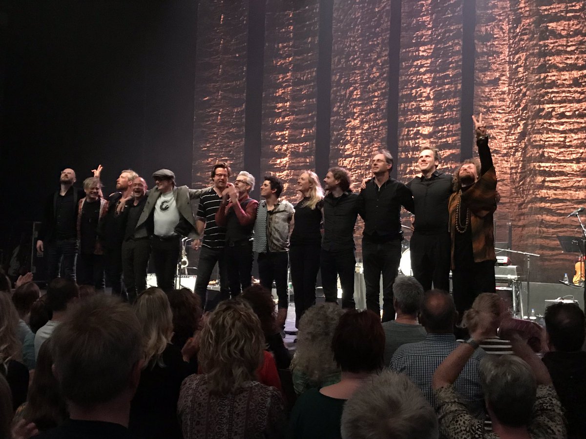De jongens (en dame deze keer) van Di-rect waren super in de #Tamboer gisteravond!